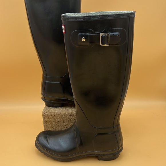 ✨🖤Tall Gloss Black rain 👢 Boots Size 6M/7F 🧦socks size Large - Picture 7 of 13